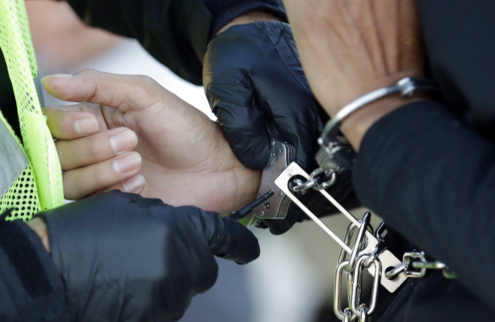 Συνελήφθη αστυνομικός μετά από καταγγελία του εν διαστάσει αστυνομικού συζύγου της