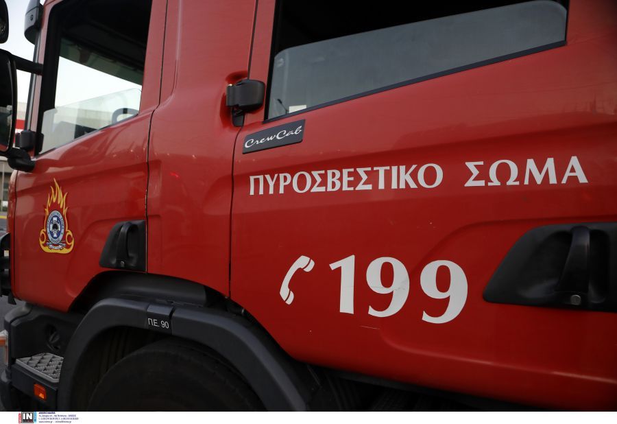 Πυρκαγιά σε χαμηλή βλάστηση στον Ασπρόπυργο