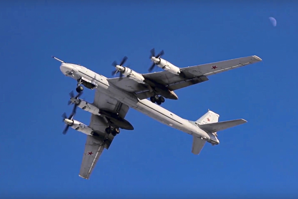 Ρωσικά βομβαρδιστικά Tu-95MS πέταξαν πάνω από διεθνή ύδατα της Θάλασσας Μπάρεντς
