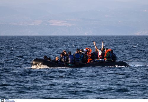 Περισσότεροι από εκατό μετανάστες διασώθηκαν χθες στη Μάγχη