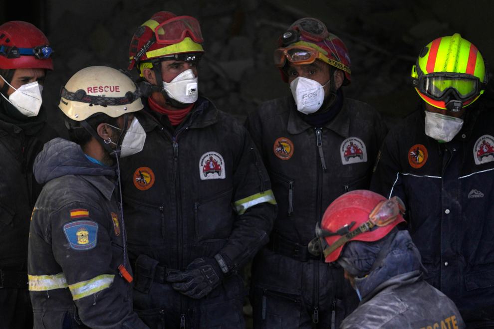 Ένας νεκρός και 29 τραυματίες από τον ισχυρό σεισμό στην Τουρκία