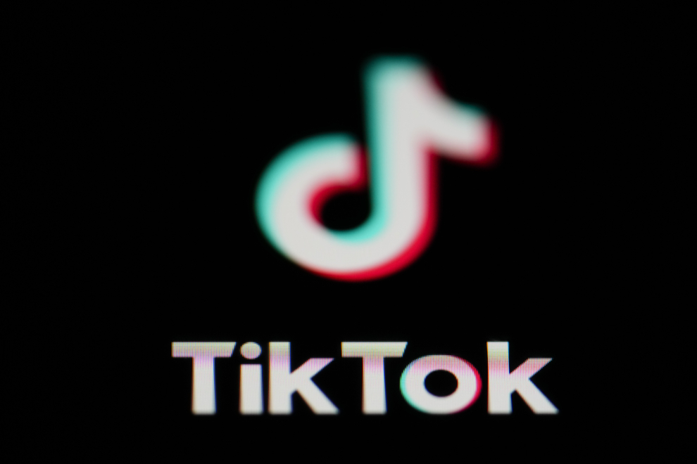 Γαλλία: Έρευνα για τον αλγόριθμο του TikTok που ενδέχεται να ωθεί ανηλίκους «προς την αυτοκτονία»