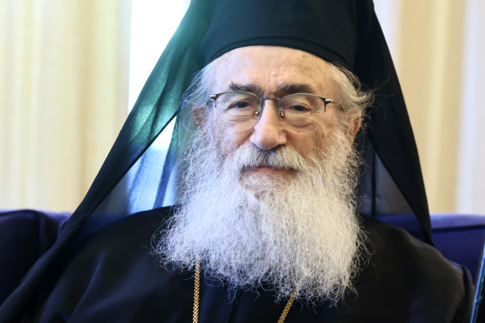 Έφτασε στην Αθήνα από τη Μονή του Σινά η ελληνική αποστολή που παρέλαβε τον Αρχιεπίσκοπο Δαμιανό