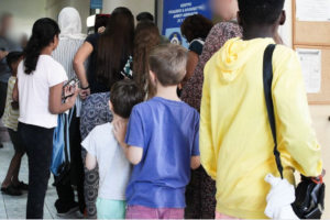 Σχολικά είδη σε 1.500 μαθητές ευάλωτων οικογενειών από τον δήμο Αθηναίων
