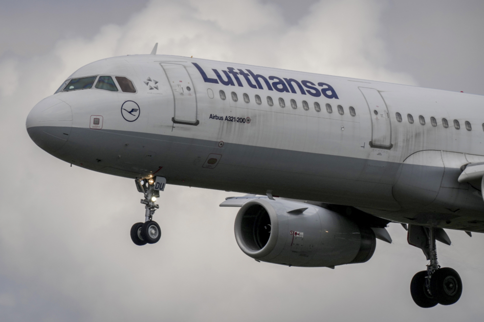 Ιράν: Η Lufthansa αναστέλλει τις πτήσεις προς και από την Τεχεράνη μέχρι και τις 29 Μαρτίου