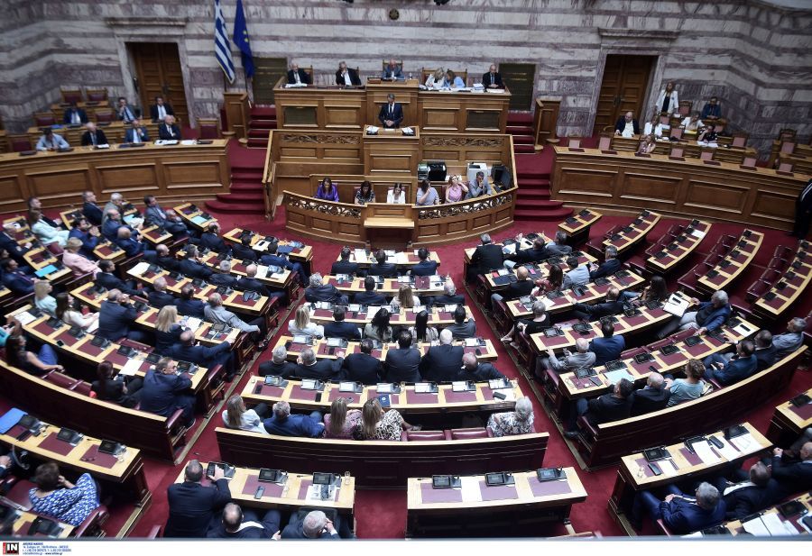 Aπόσυρση του νομοσχεδίου για τις Ένοπλες Δυνάμεις ζητά η αντιπολίτευση