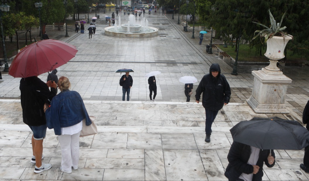 Βροχές και καταιγίδες στις περισσότερες περιοχές της χώρας σήμερα