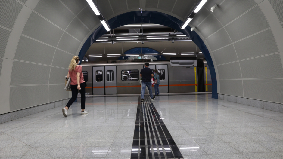 Νεκρός ανασύρθηκε άνδρας που έπεσε στις ράγες του Μετρό