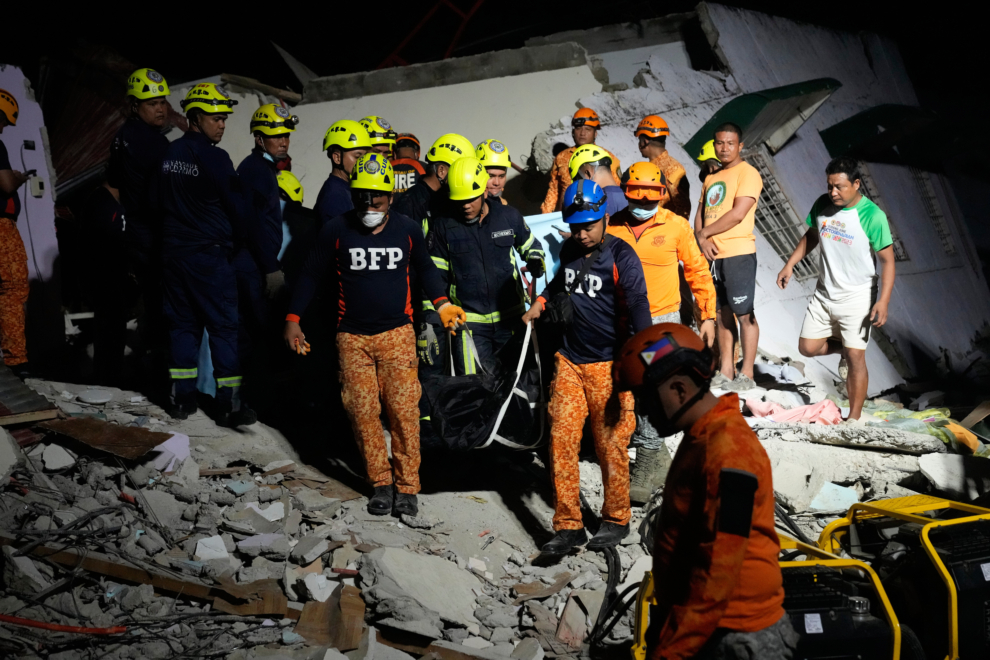 Φιλιππίνες: Τουλάχιστον 72 νεκροί και 294 τραυματίες από τον σεισμό