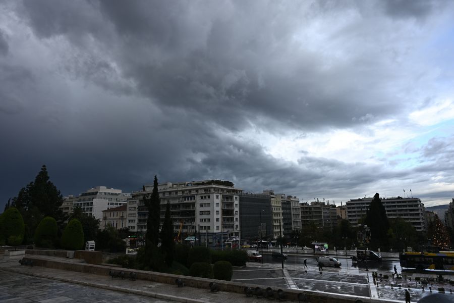 Τριήμερο του Αγίου Πνεύματος: περιορισμένη αστάθεια και υψηλές θερμοκρασίες