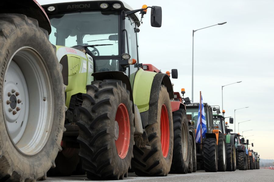 Επ΄ αόριστον αποκλεισμός στο τελωνείο του Προμαχώνα για τα φορτηγά διεθνών μεταφορών