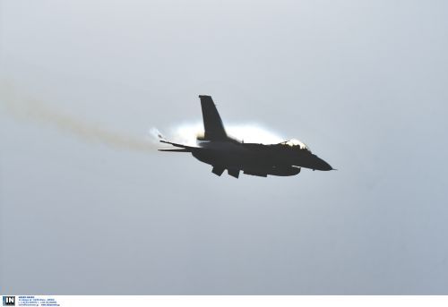 Η Καμπότζη κατηγορεί την Ταϊλάνδη ότι βομβάρδισε τη μεθοριακή πόλη Ποϊπέτ