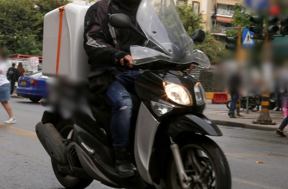 Νεκρός διανομέας σε τροχαίο στο Χαλάνδρι