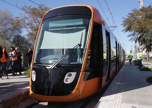 Τα τελευταία δρομολόγια σε μετρό, τραμ, λεωφορεία και τρόλεϊ για σήμερα, παραμονή Πρωτοχρονιάς