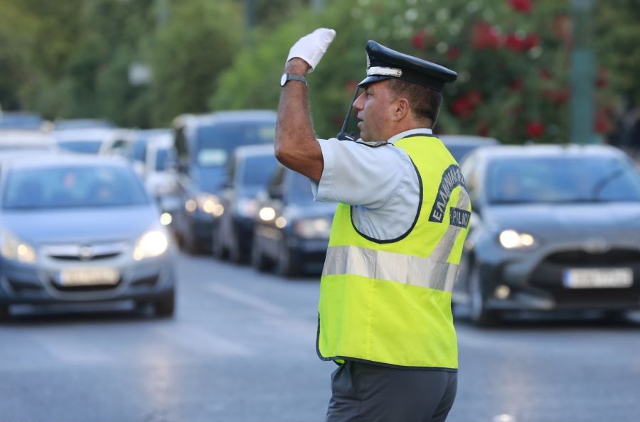 Μ. Χρυσοχοΐδης για πατίνια- «Πλήρης απαγόρευση σε ανήλικους»
