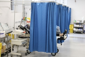 Στην εντατική με γρίπη – Αυξάνεται η θετικότητα στην Ελλάδα