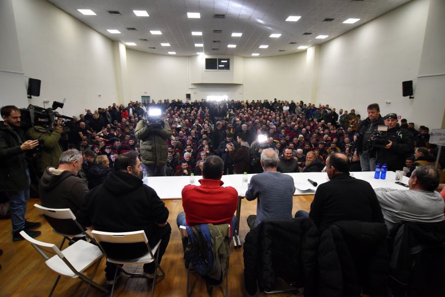«Ναι» στον διάλογο αποφάσισαν οι αγρότες – «Όχι» στο συλλαλητήριο