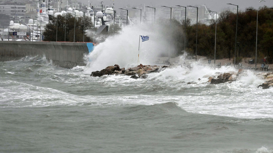 48ωρη κακοκαιρία: θυελλώδεις άνεμοι, καταιγίδες και κρύο