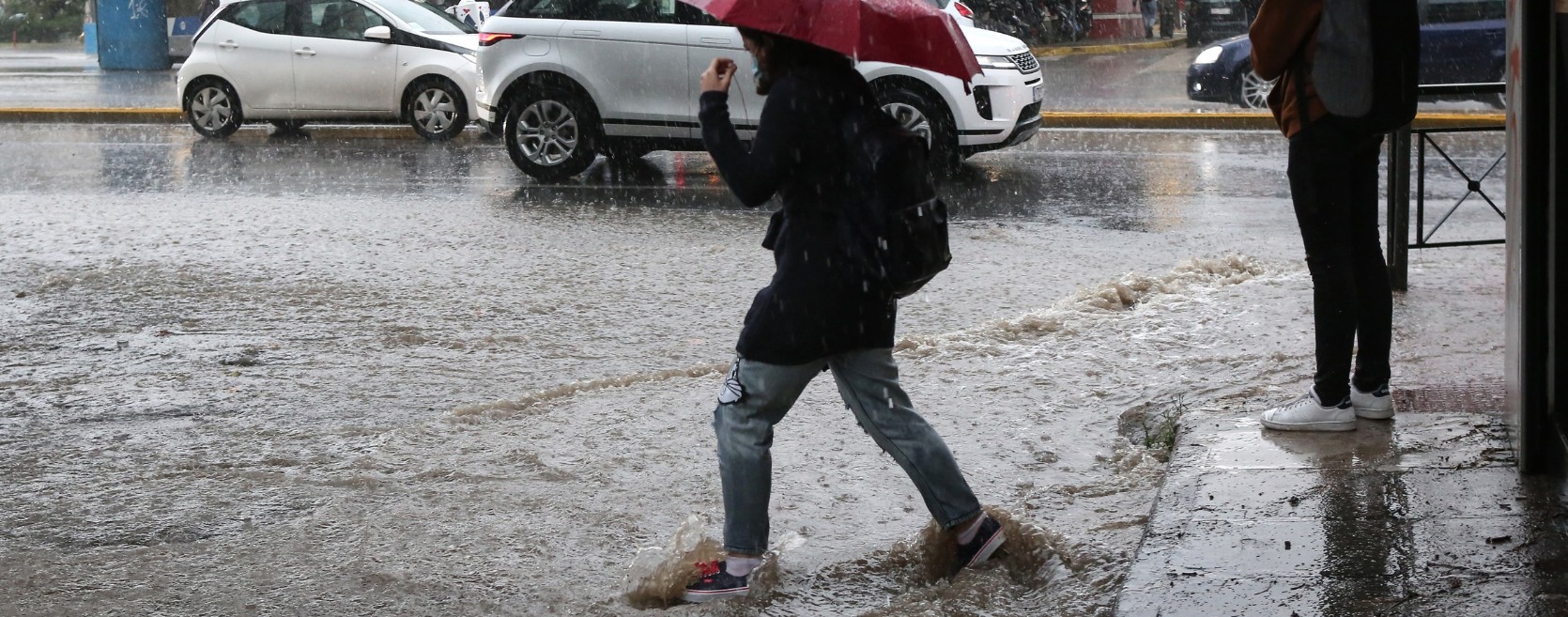 Έντονη βροχόπτωση στη Βόνιτσα- Ορμητικοί χείμαρροι