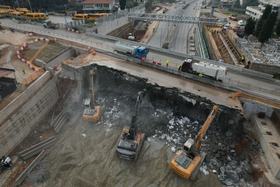 Ξεκίνησε η κατεδάφιση της γέφυρας Πανοράματος- 48ωρος αποκλεισμός για το FlyOver