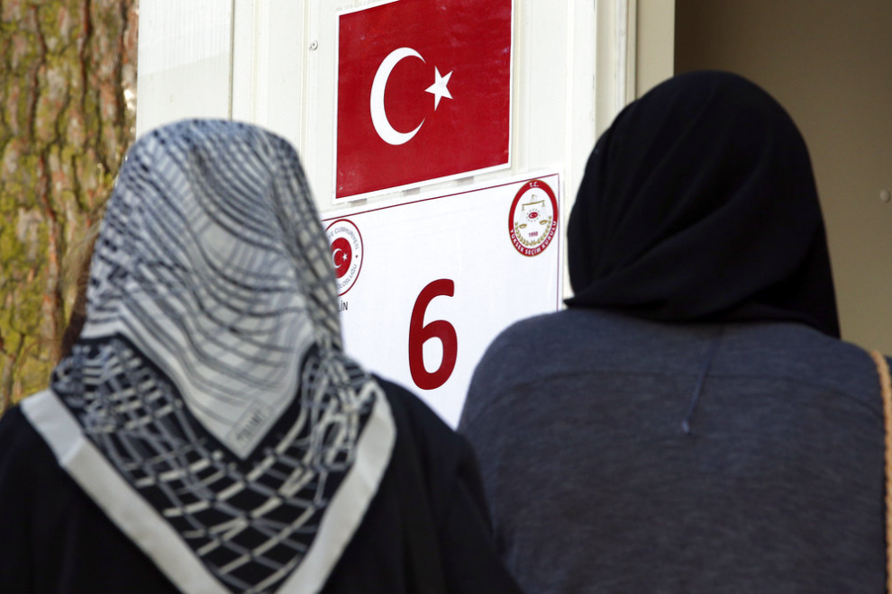 Τουρκία: Μια δικαστής θύμα απόπειρας γυναικοκτονίας μέσα σε δικαστήριο από τον πρώην σύζυγό της, επίσης δικαστικό λειτουργό