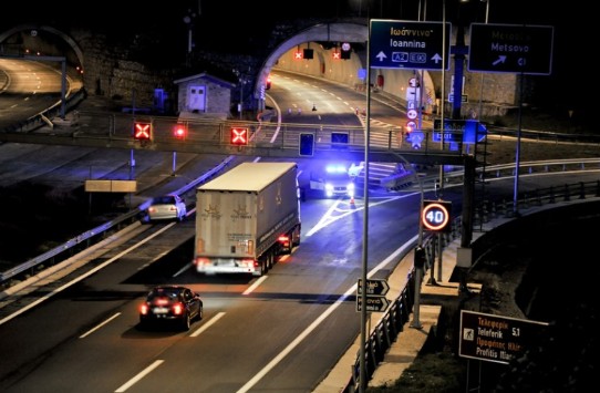 Οι κυκλοφοριακές ρυθμίσεις σε ΠΑΘΕ και Εγνατία Οδό λόγω των μπλόκων