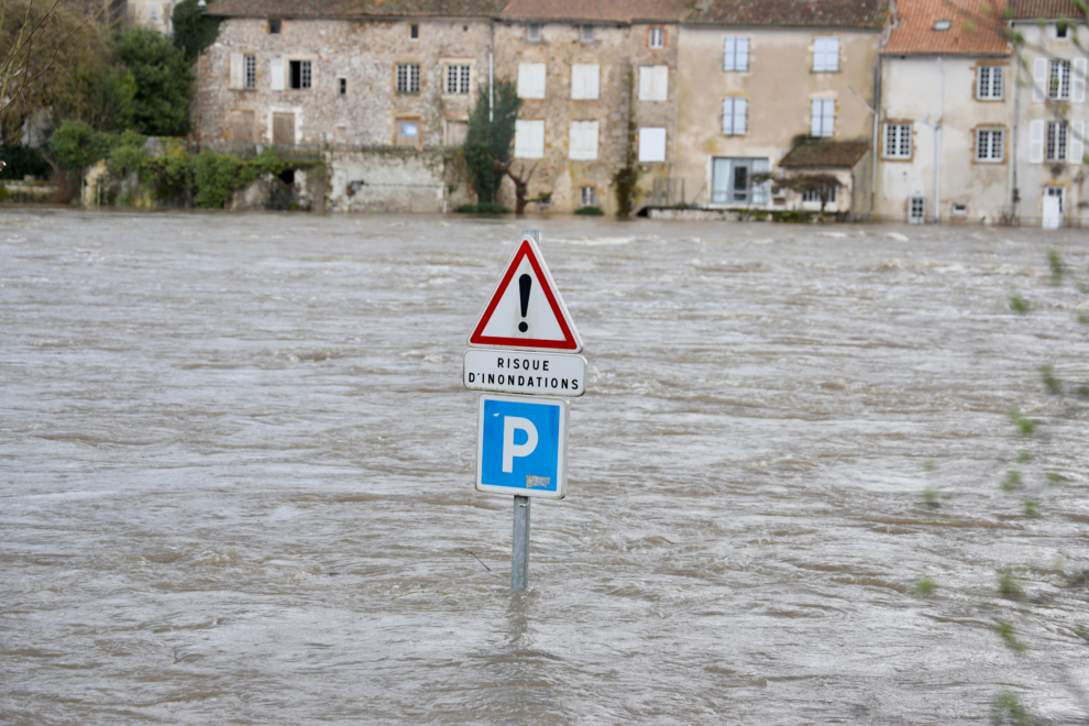 Δύο νεκροί στη Γαλλία από τις πλημμύρες- Μία νεκρή στην Ισπανία