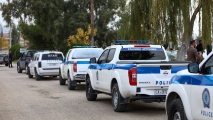 Ρομά τραυμάτισαν και δάγκωσαν αστυνομικούς