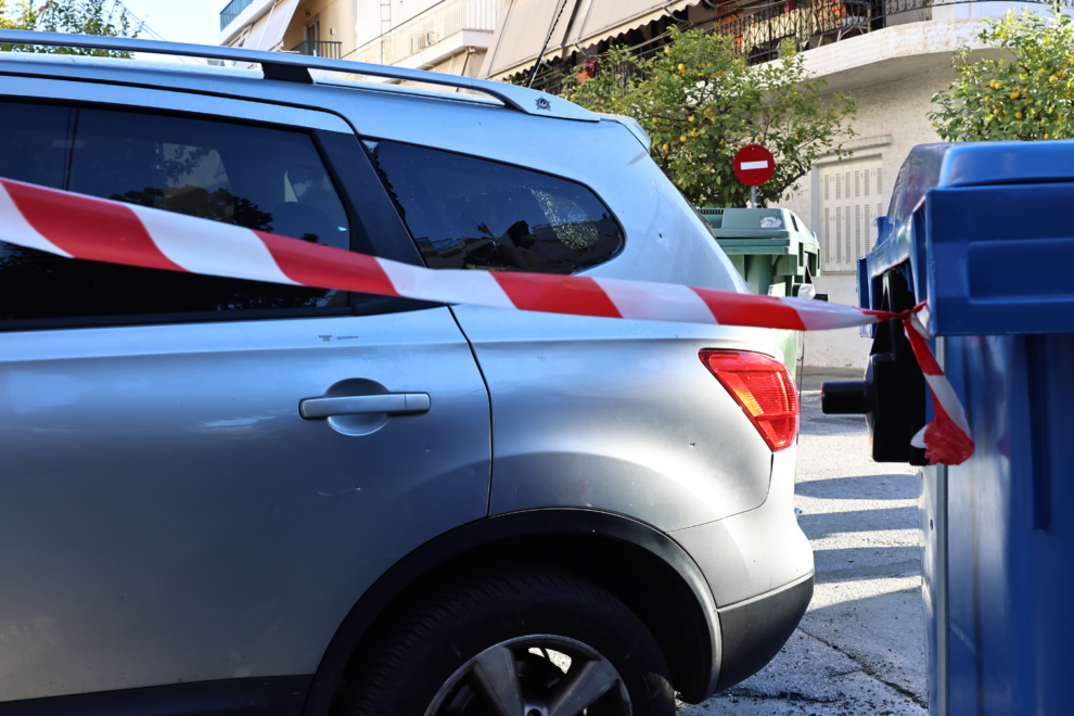 Έκρηξη χειροβομβίδας στον Κορυδαλλό – Ζημιές σε αυτοκίνητα και διαμερίσματα