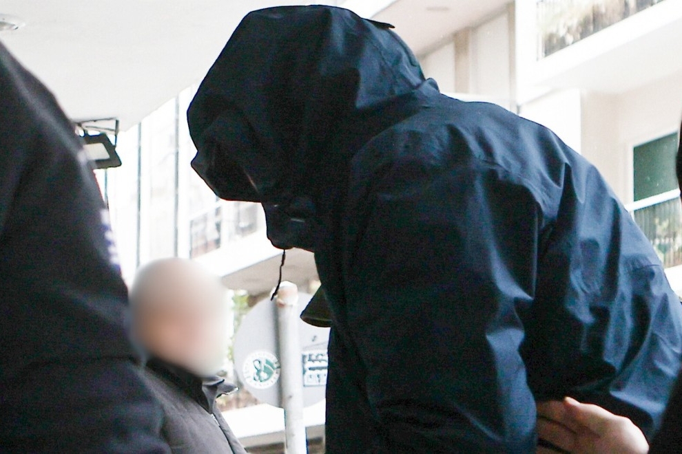 Στο Αεροδικείο Αθηνών ο συλληφθείς σμήναρχος για να απολογηθεί σε στρατιωτικό εισαγγελέα