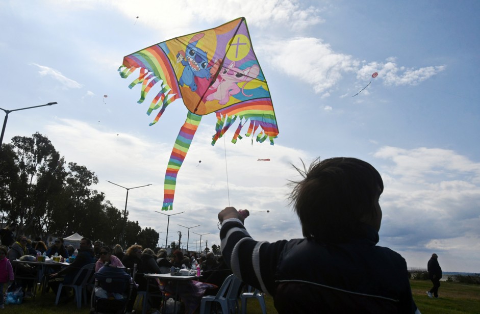 ΔΕΔΔΗΕ: Προσοχή κατά το πέταγμα χαρταετού