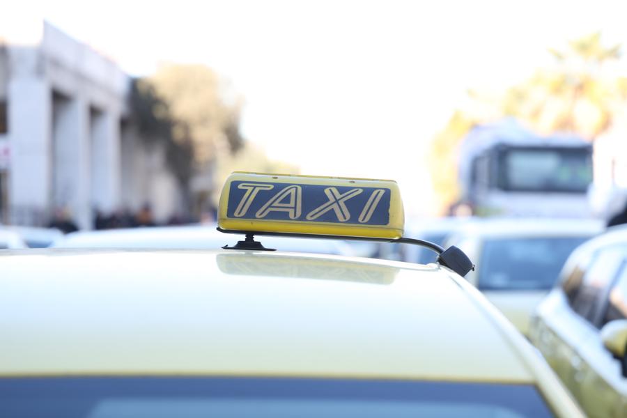 Χωρίς ταξί και σήμερα η Αττική- Στους δρόμους τα ταξί της περιφέρειας