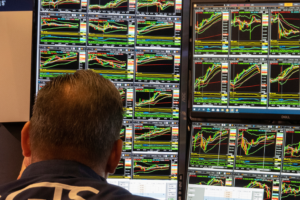 Τιμή πετρελαίου: Κατακόρυφη πτώση στις αγορές μετά τις δηλώσεις Τραμπ