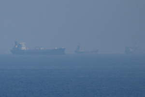 Στις Συμπληγάδες του Ορμούζ – Ποιες χώρες θίγονται περισσότερο