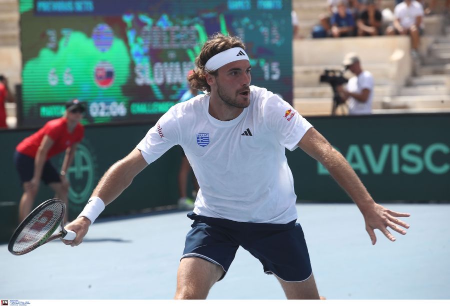 Τένις: Ο Τσιτσιπάς νίκησε τον Φέρι και πέρασε στον δεύτερο γύρο