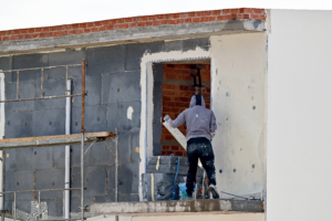 «Συναγερμός» στην οικοδομή – Φόβοι για ντόμινο ανατιμήσεων