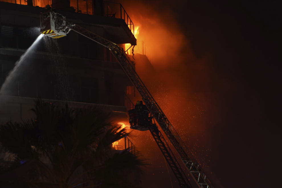 Ισπανία: Τρεις νεκροί και τέσσερις τραυματίες σε πυρκαγιά σε κτίριο