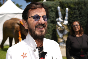 Ο Σερ Ρίνγκο Σταρ Ringo Starr ανακοίνωσε νέο άλμπουμ