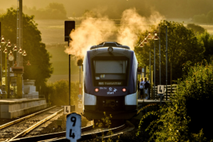 Σχολικό τράκαρε με τρένο- Συνελήφθη για κακούργημα η οδηγός
