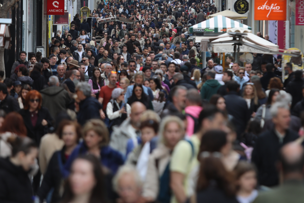 Ανοικτά σήμερα τα εμπορικά καταστήματα