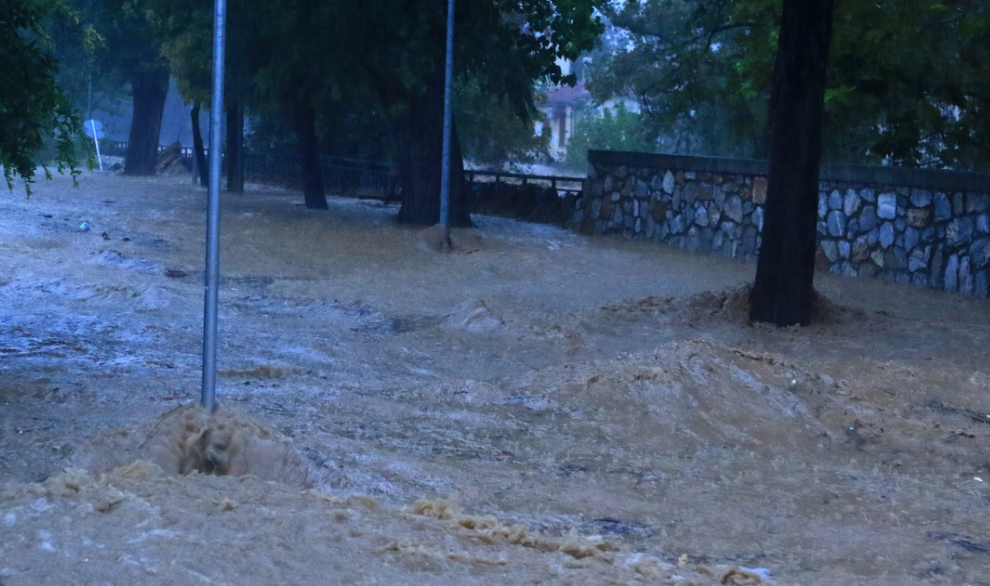 Ένας νεκρός και σοβαρά προβλήματα στην Αττική από την κακοκαιρία «ERMINIO»