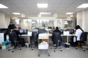 ΔΕΘ: «Κουμπαράς» για τα παιδιά και μόνιμο επίδομα στους δημοσίους υπαλλήλους