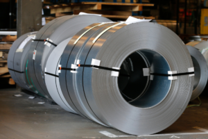 Η ΕΕ διπλασιάζει τους τελωνειακούς δασμούς στον εισαγόμενο χάλυβα