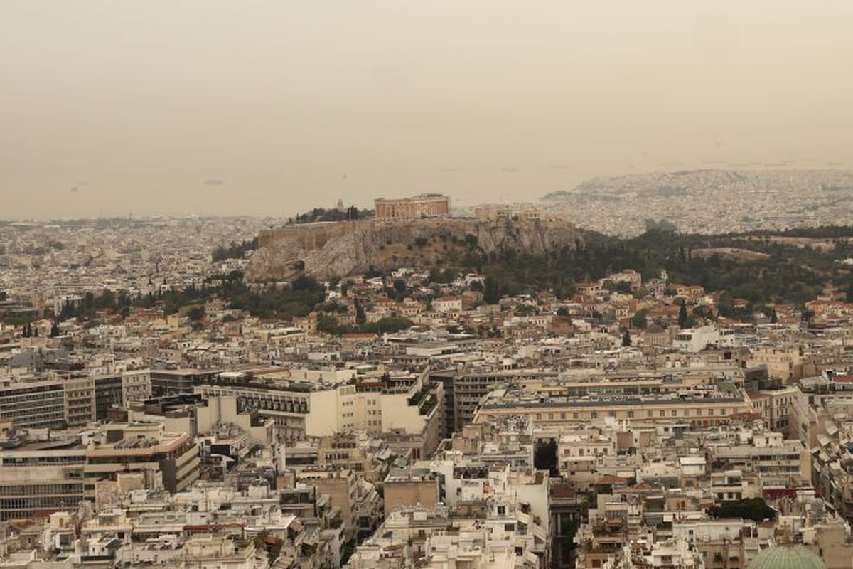Νεφώσεις παροδικά αυξημένες σε όλη τη χώρα- Αφρικανική σκόνη στα κεντρικά και τα νότια