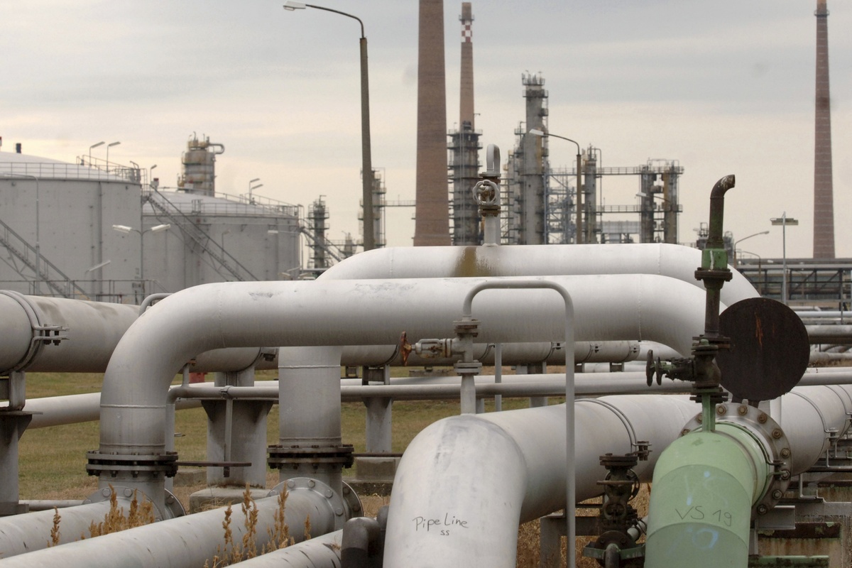 Το Ιράν σταμάτησε τις εξαγωγές πετροχημικών προϊόντων