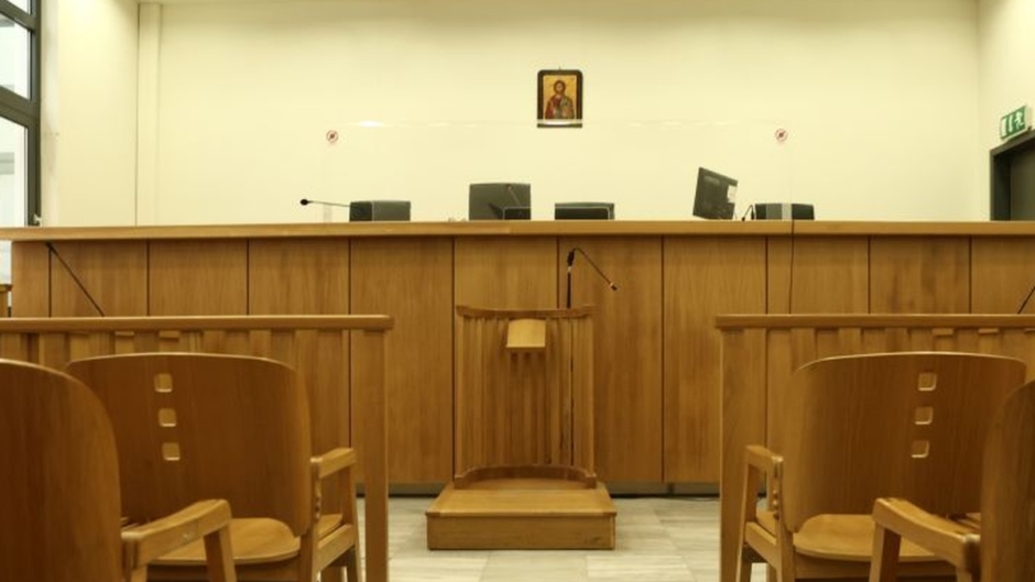 Ηράκλειο: Ελεύθερη με όρους η 36χρονη για τα χυδαία φυλλάδια