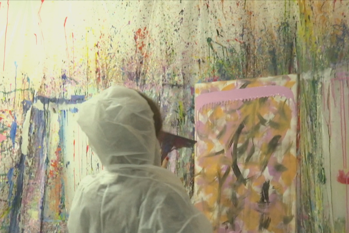 «Μάχη» με τους καμβάδες- Εκτόνωση με … μπογιές