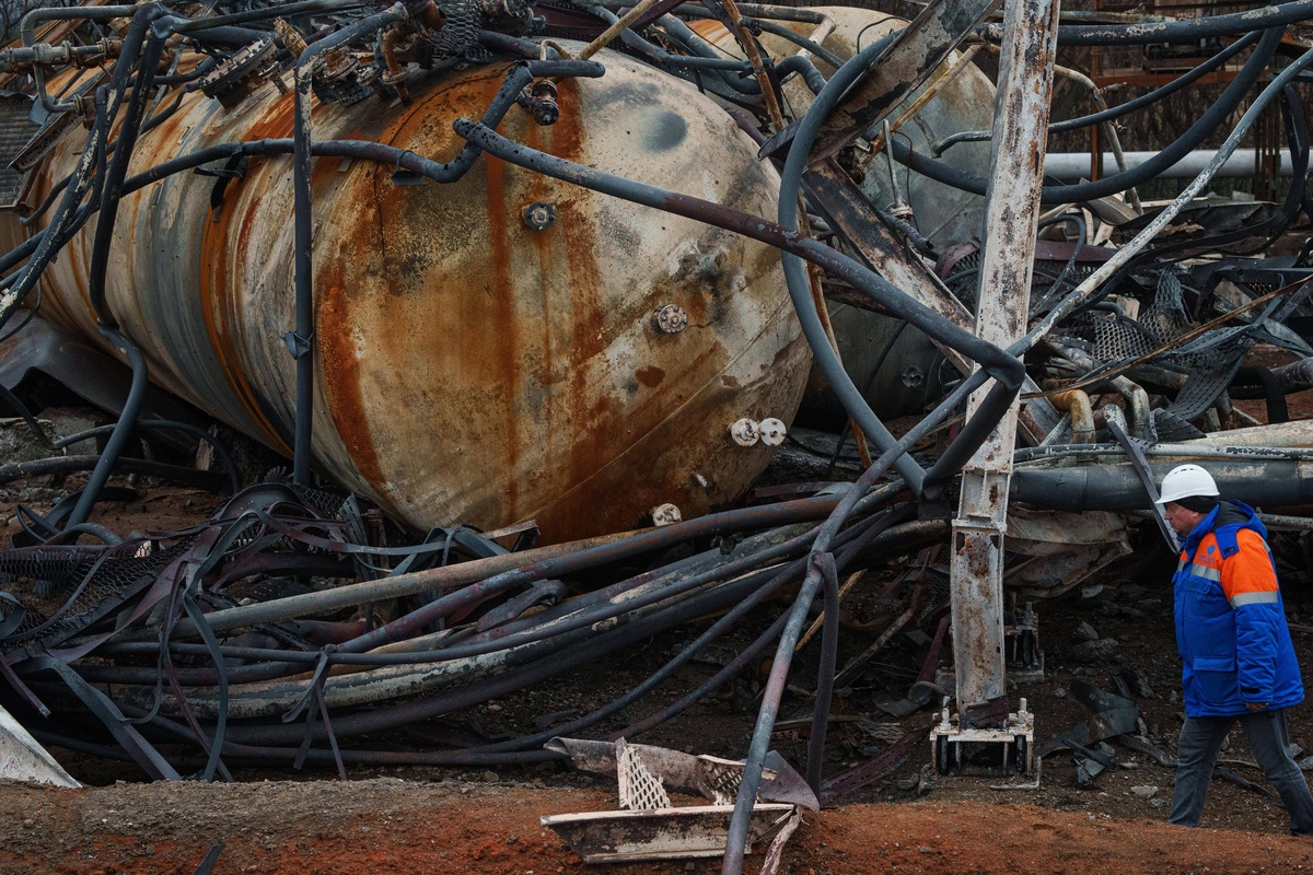 Πυρκαγιά στο ρωσικό διυλιστήριο της Τουάπσε από επίθεση μη επανδρωμένων αεροσκαφών