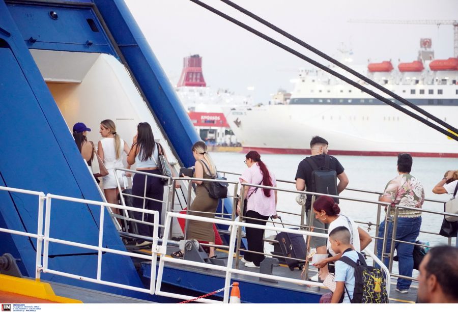 Αναχωρούν οι εκδρομείς του Πάσχα- Στο 100% οι πληρότητες στα πλοία