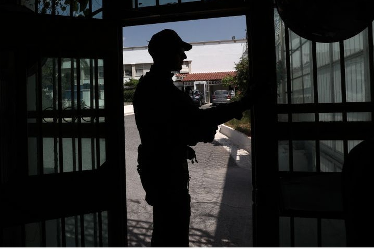 Επιχείρηση της ΕΛ.ΑΣ. στον Κορυδαλλό – Κατασχέθηκαν κινητά και ναρκωτικά